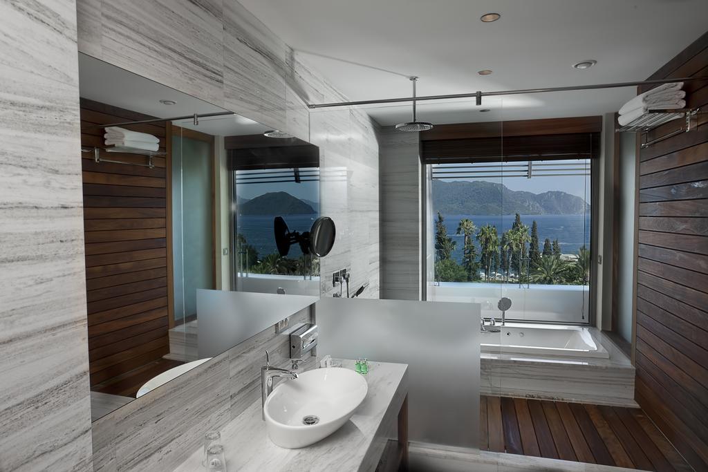 Deluxe Deniz Manzaralı Süit