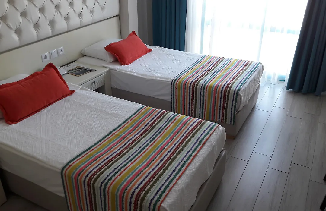 Tropical Hotel-1