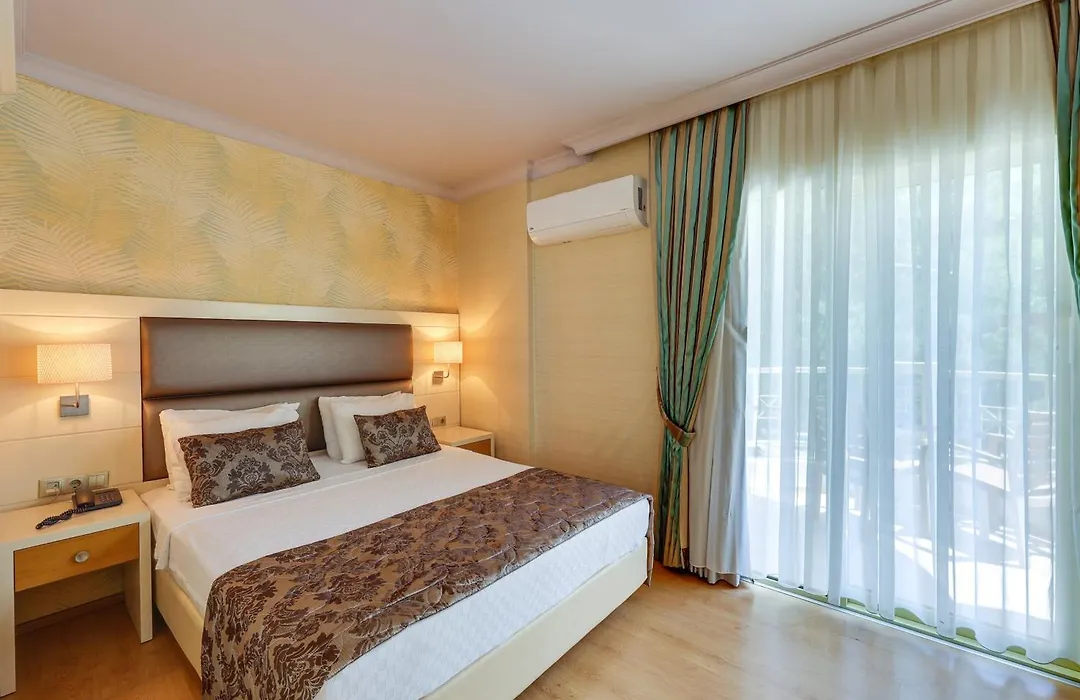 Grand Hotel Faros-1