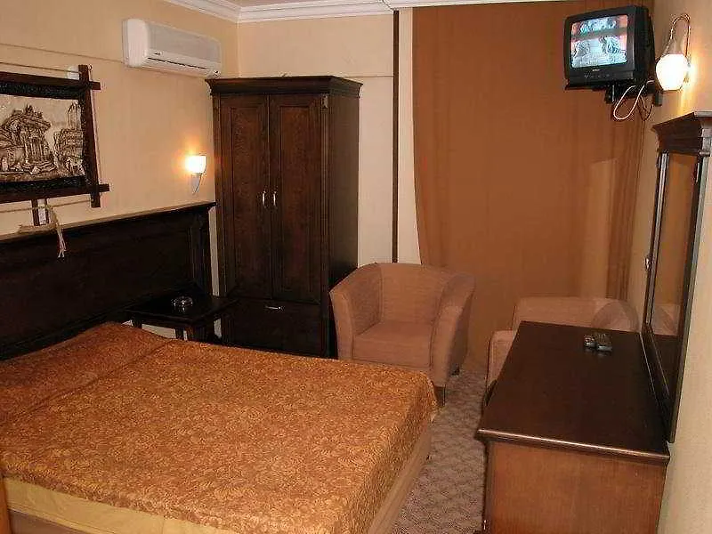 Karen Hotel-1