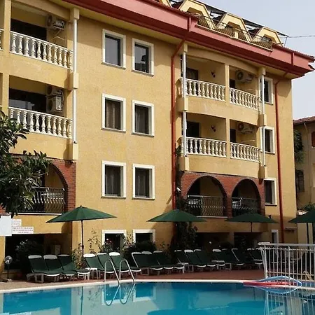 Maxwell Holiday Club-3
